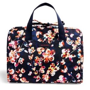 Vera Bradley Lighten Up Hanging Travel Organizer Cut Vines/Navy